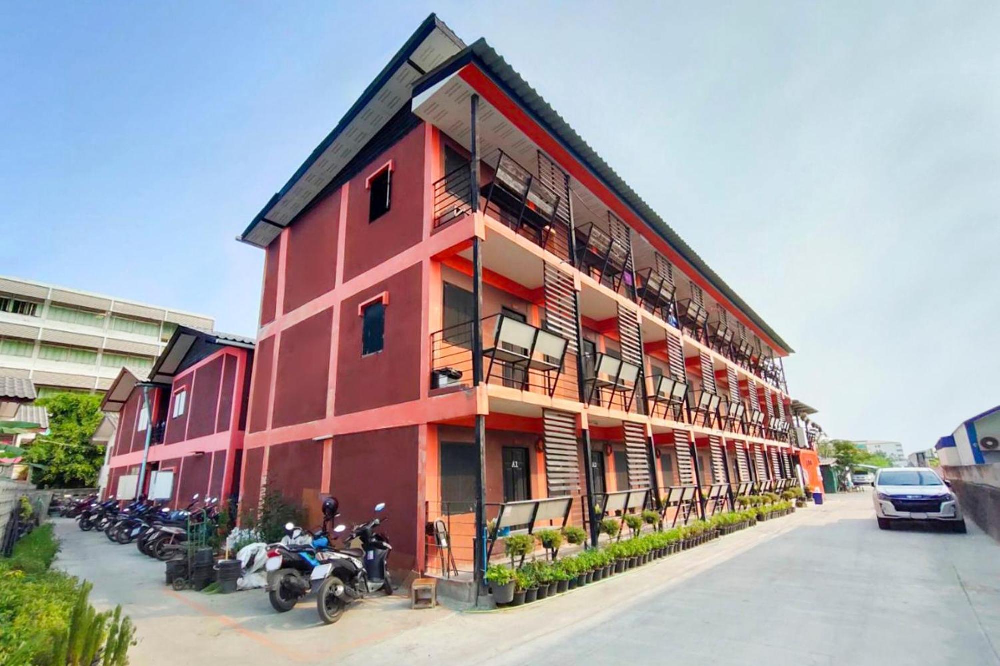 Oyo 560 Chang Hostel Suvarnabhumi Bangkok Buitenkant foto