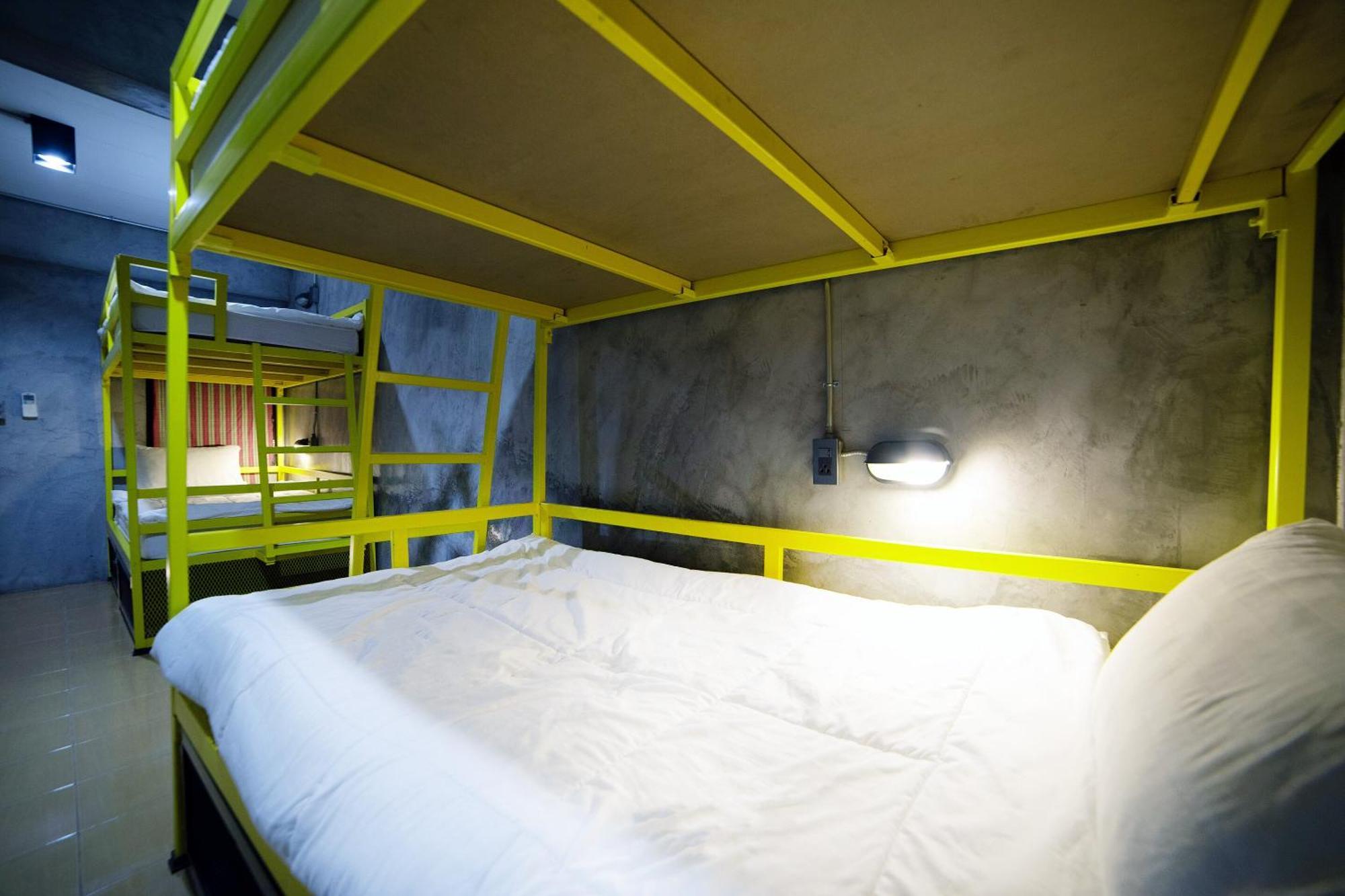 Oyo 560 Chang Hostel Suvarnabhumi Bangkok Buitenkant foto