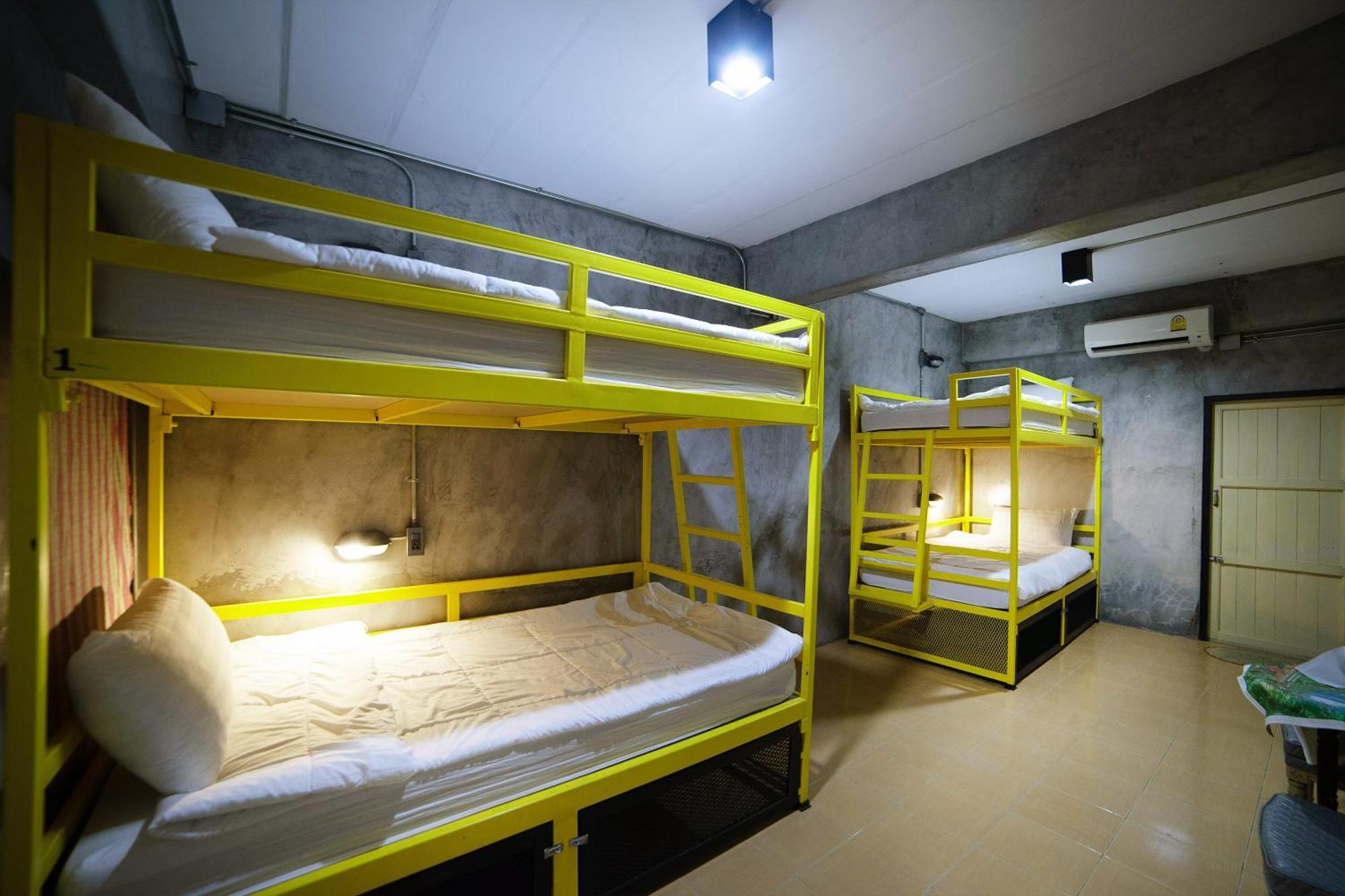 Oyo 560 Chang Hostel Suvarnabhumi Bangkok Buitenkant foto